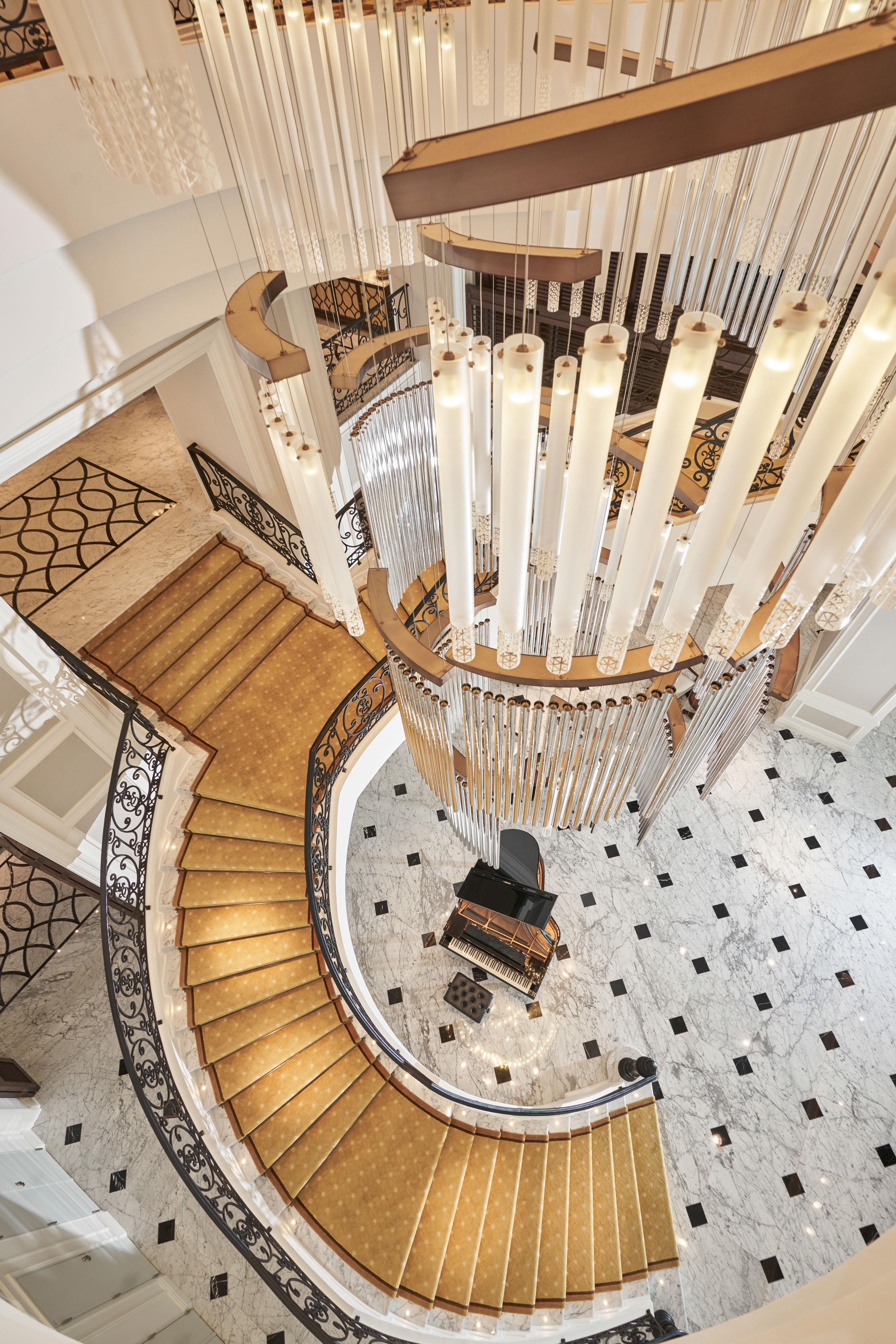 Mai House Saigon Hotel Хошимин Екстериор снимка The staircase