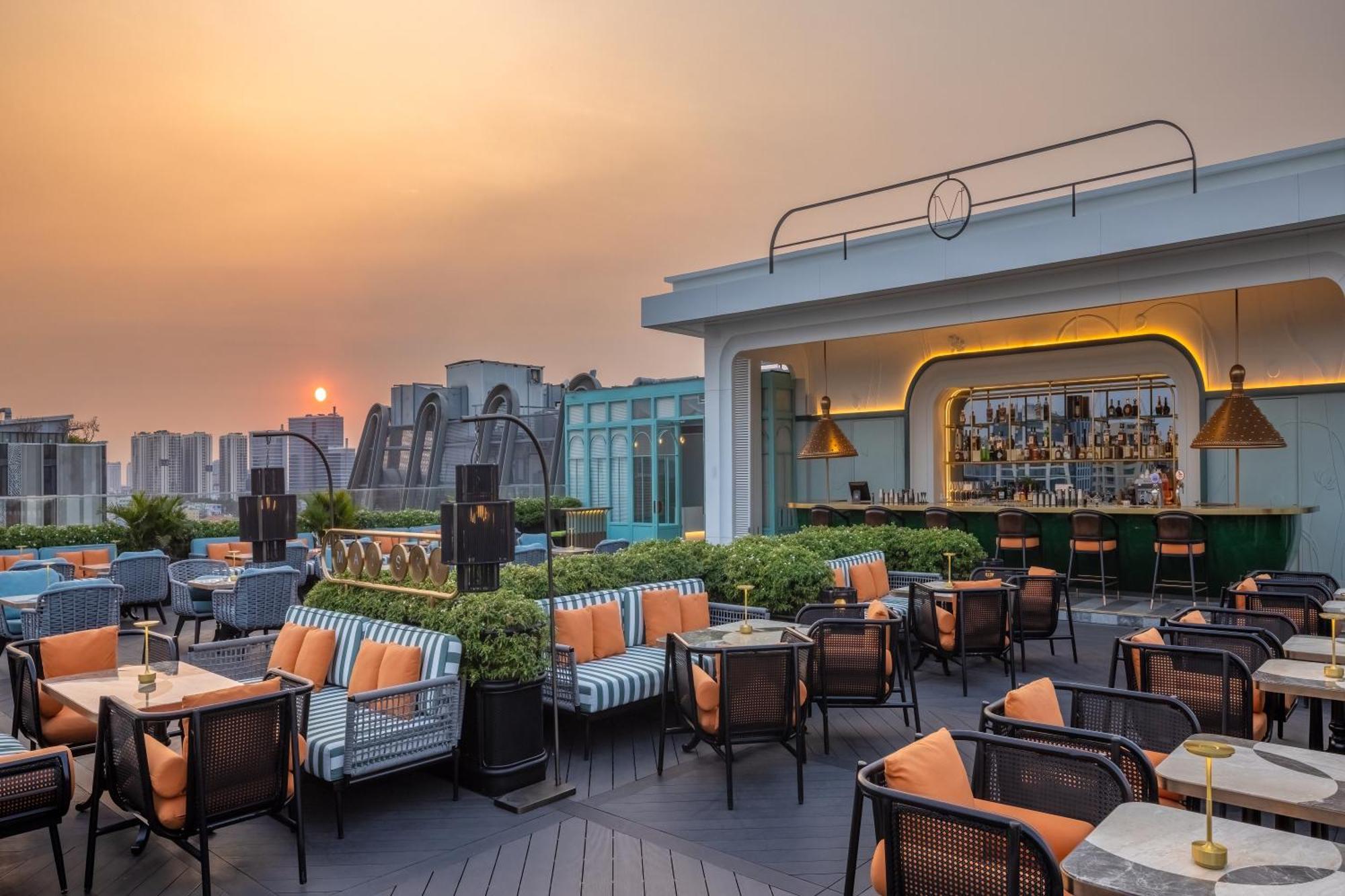 Mai House Saigon Hotel Хошимин Екстериор снимка The Deck